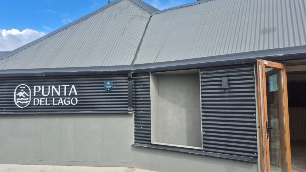 TOLHUIN EXHIBE OTRO LOGRO TURÍSTICO CON LA RECUPERACIÓN DE PUNTA DEL LAGO.  – El Tolhuinense